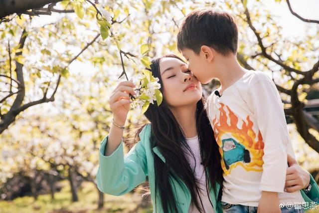 珍妃被塞进北京故宫10寸的井里，慈禧是如何做到的？她太有心机了