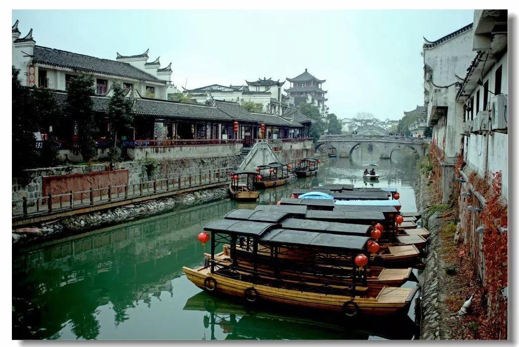 小球进黑洞